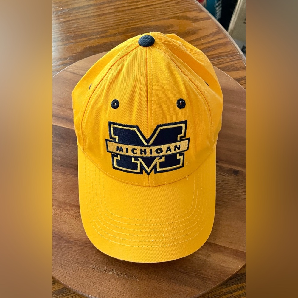 **VINTAGE** Michigan Wolverines Cap - HooknLoop Back -Yellow -Logo NCAA Licensed